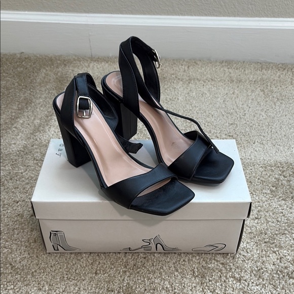 a new day Elegant Black Heels - Picture 1 of 3